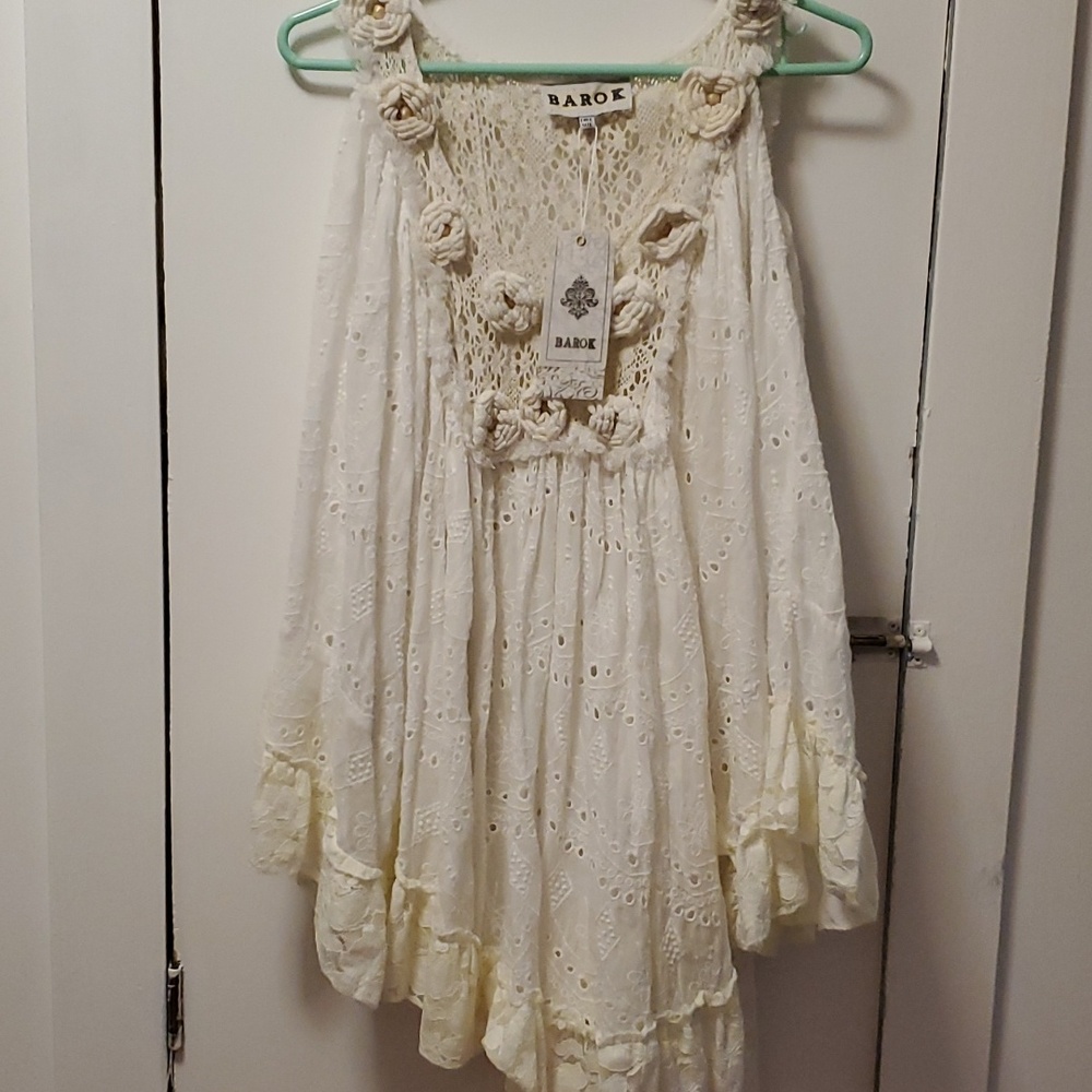 BAROK O/S NWT Cover Top